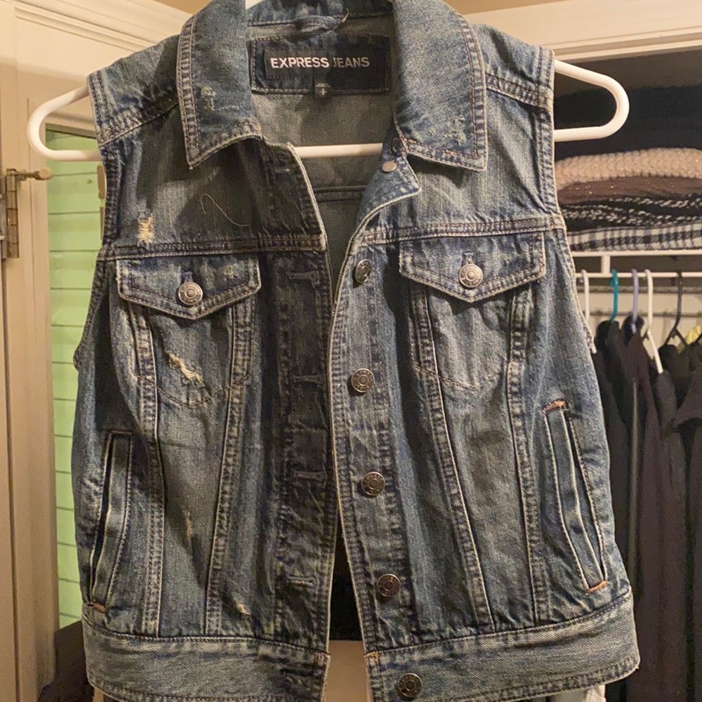Express distressed cropped vest